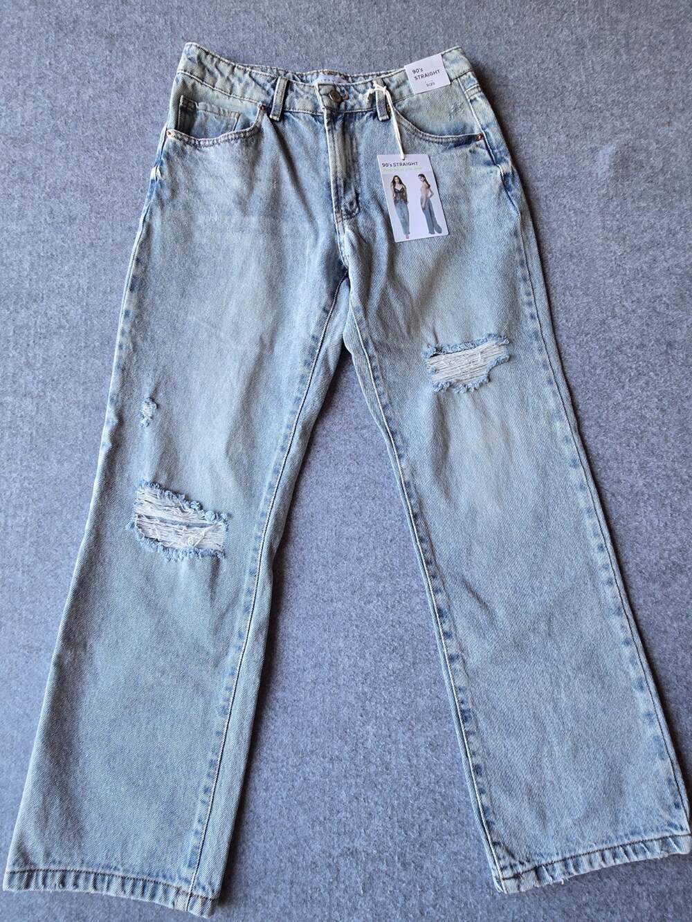 Witty Fox 90s Straight Leg Jeans Light Wash Distressed Size 9/29 NWT